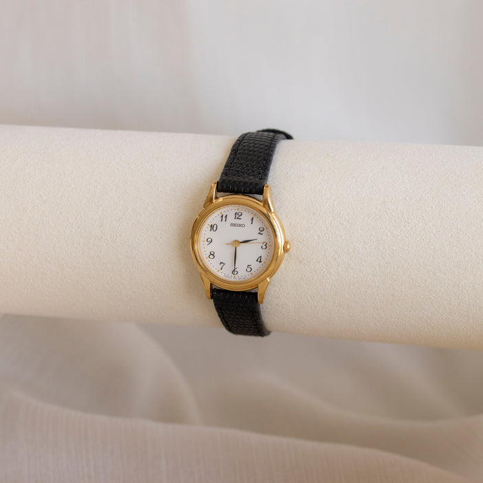 Vintage Seiko Round Leather Strap Watch