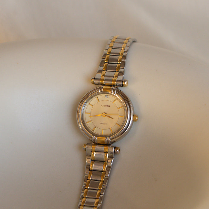 Vintage Citizen Ribbed Link Two Tone Watch