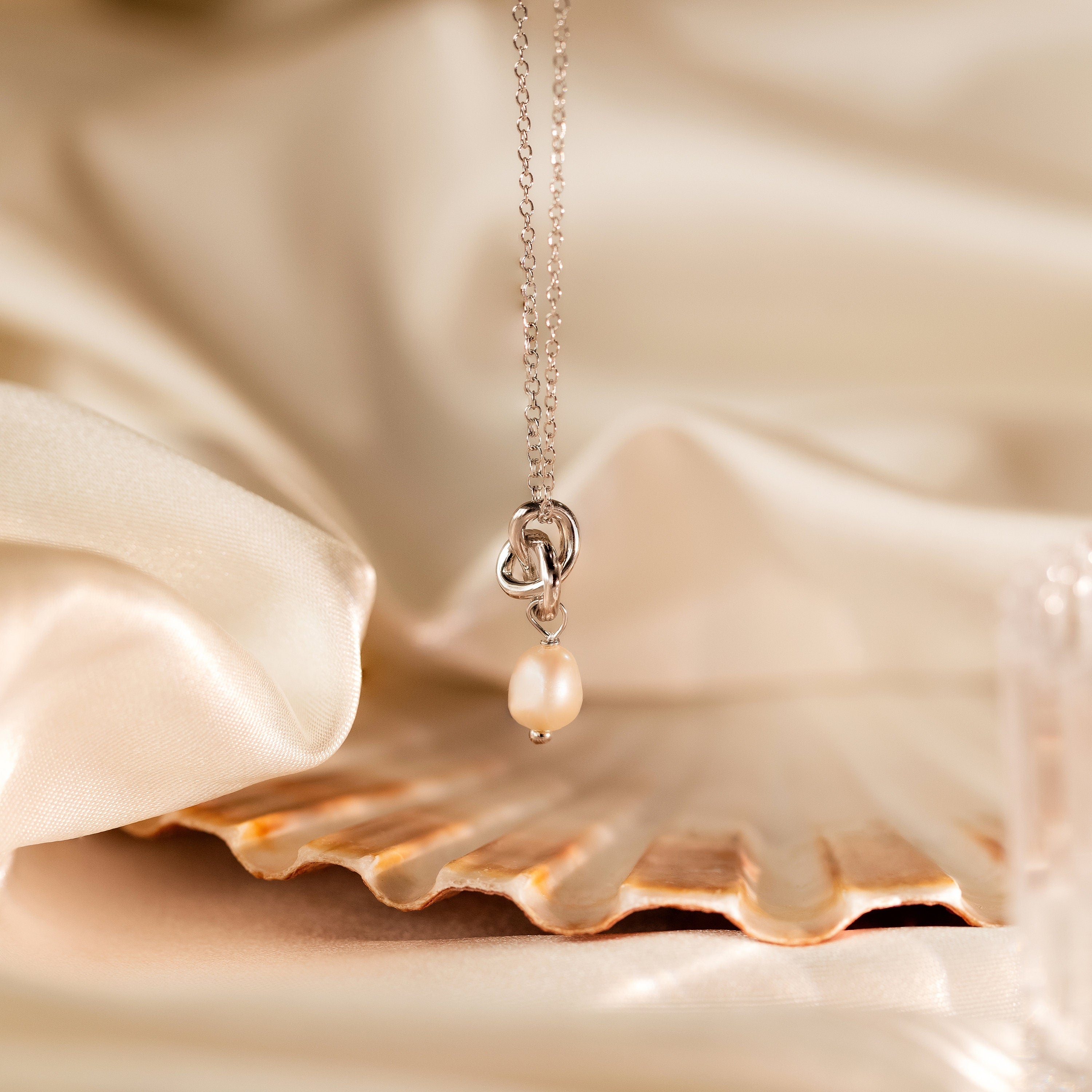 Dainty Knot Pearl Necklace