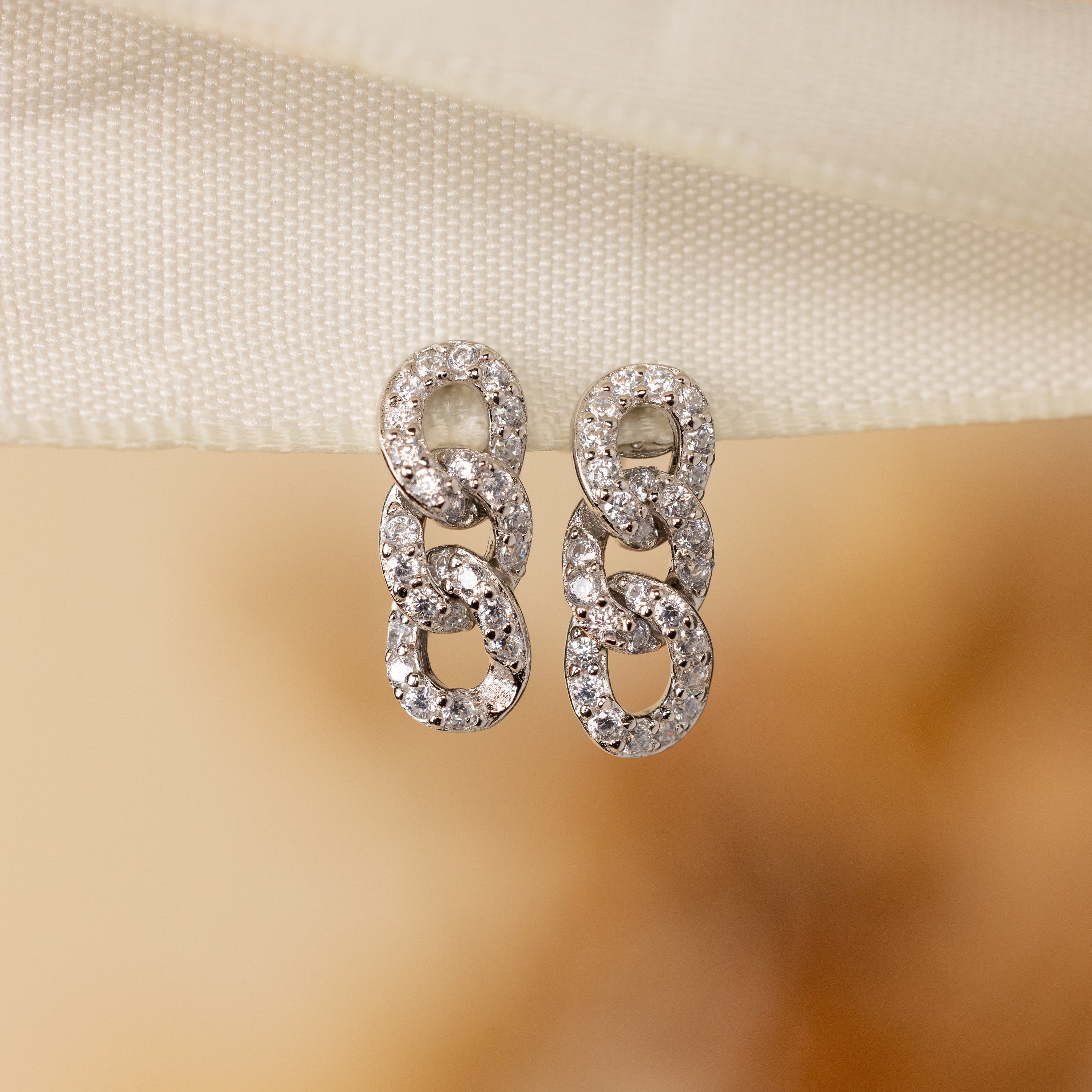 Pave Link Studs