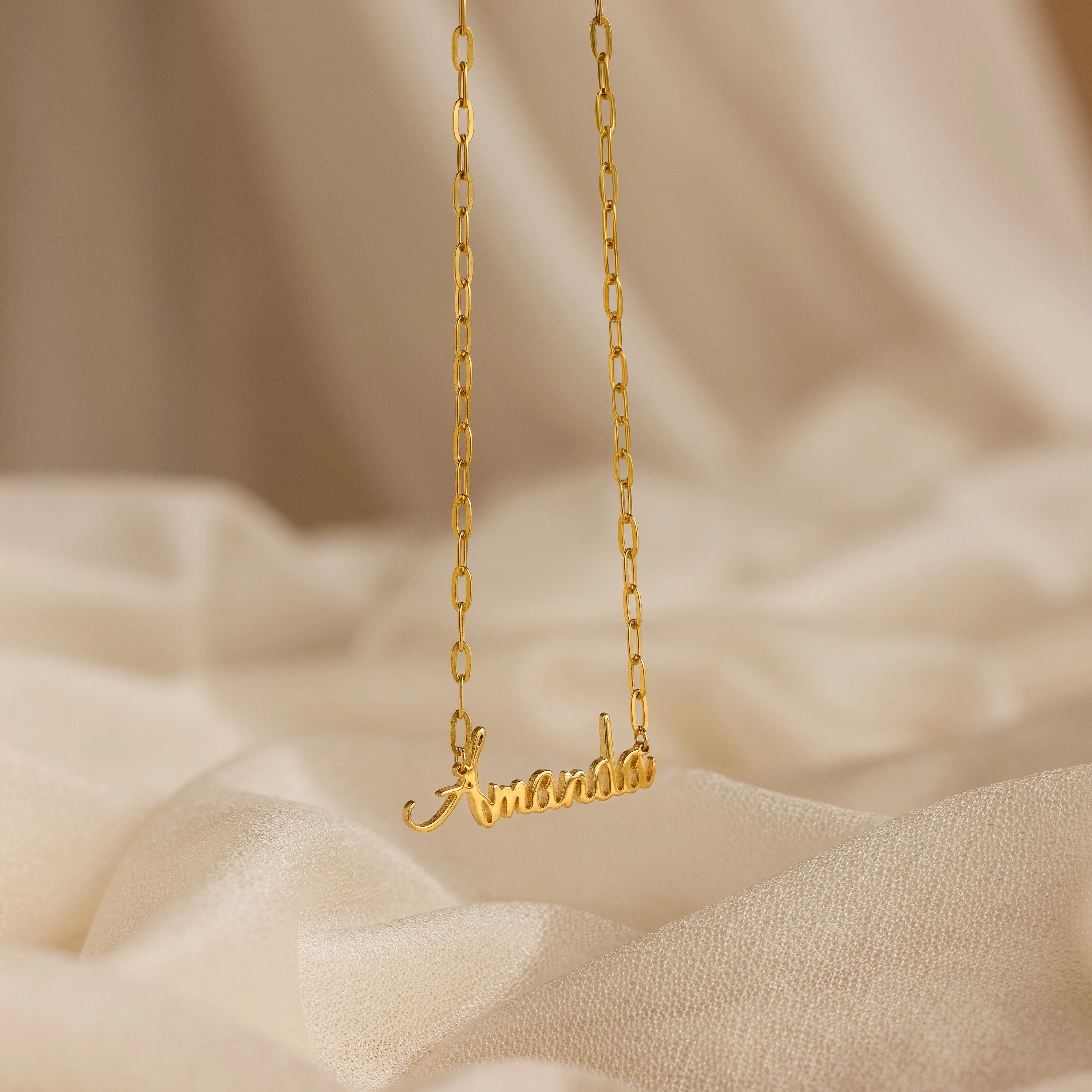 Luna Name Necklace in Paperclip Chain