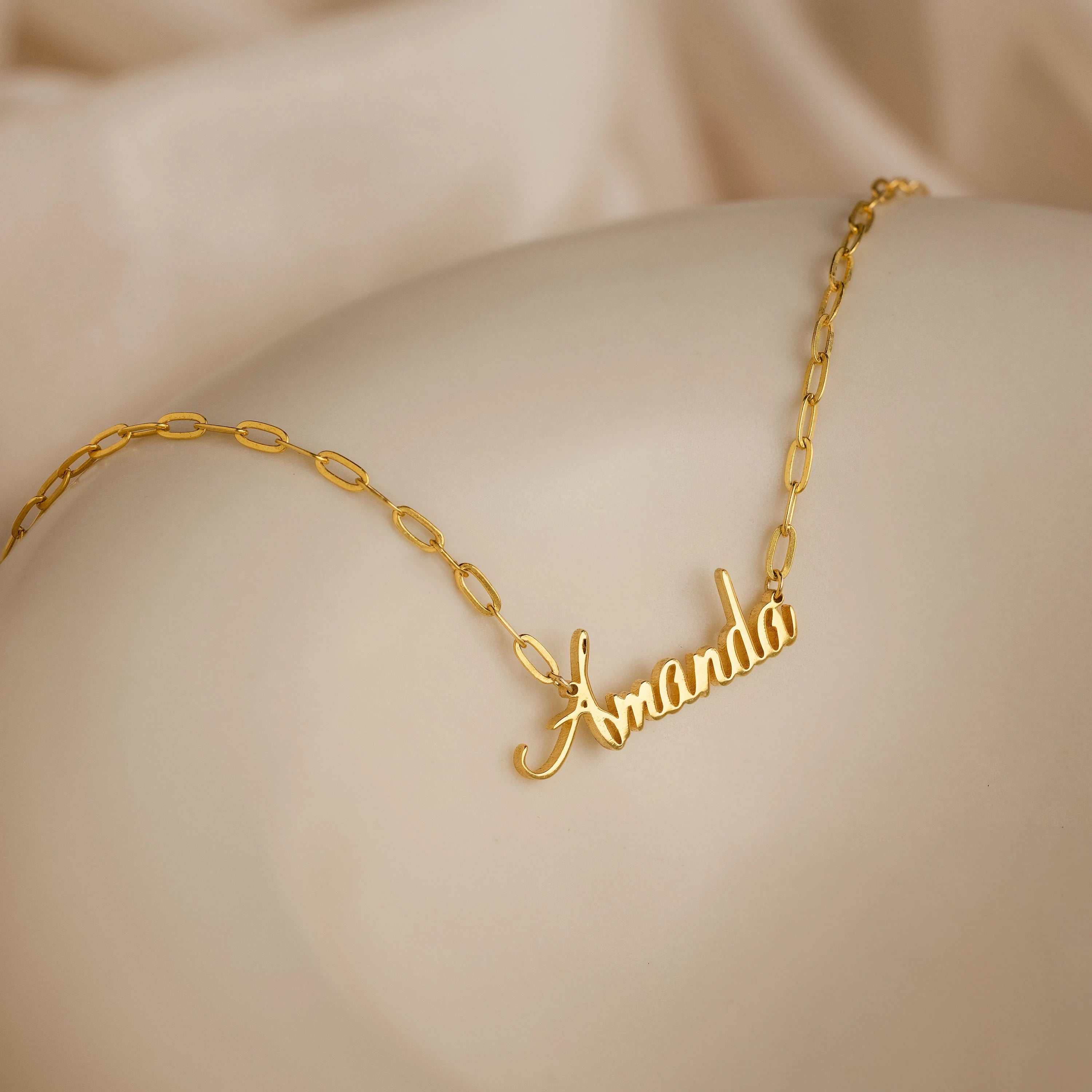 Luna Name Necklace in Paperclip Chain