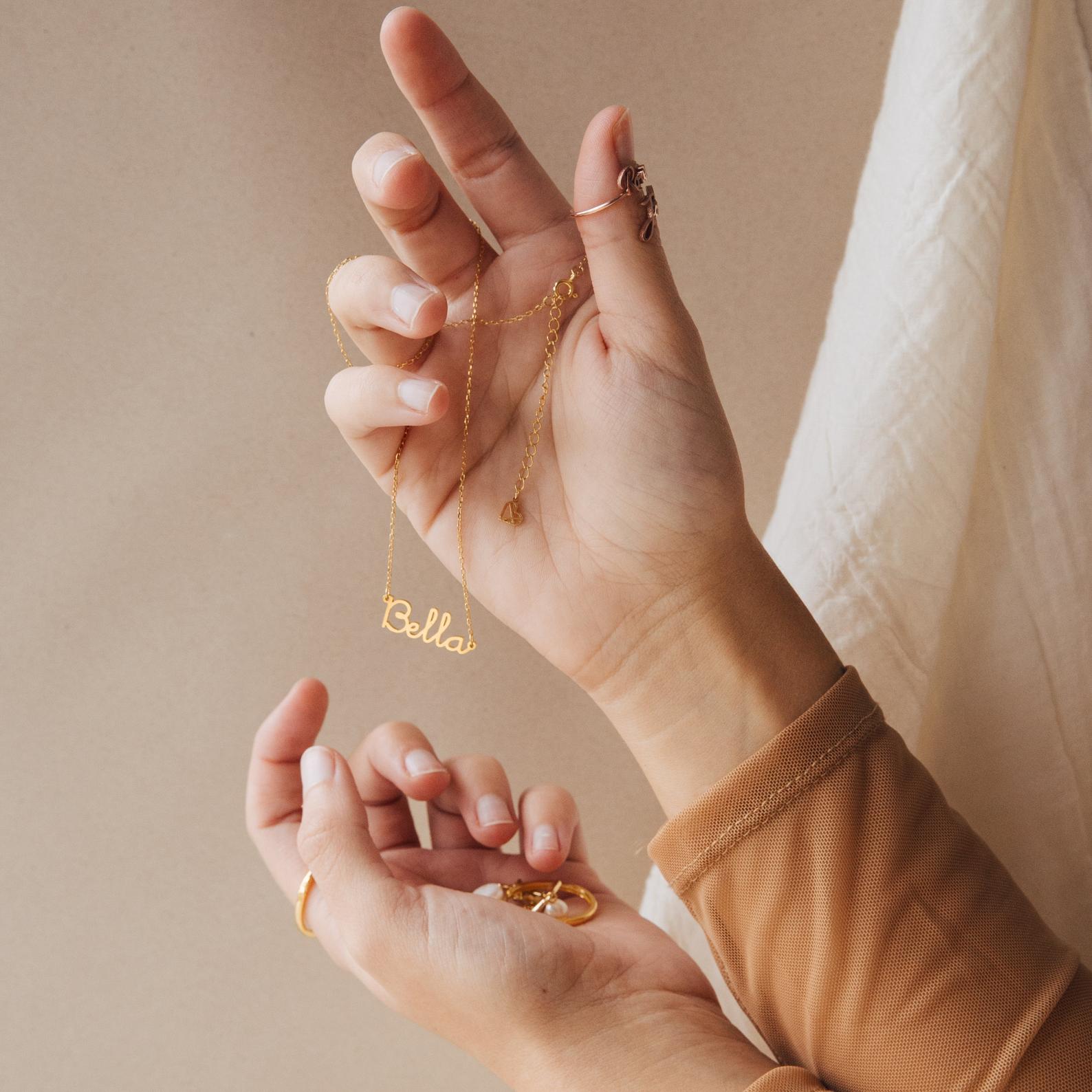 Dainty Name Necklace