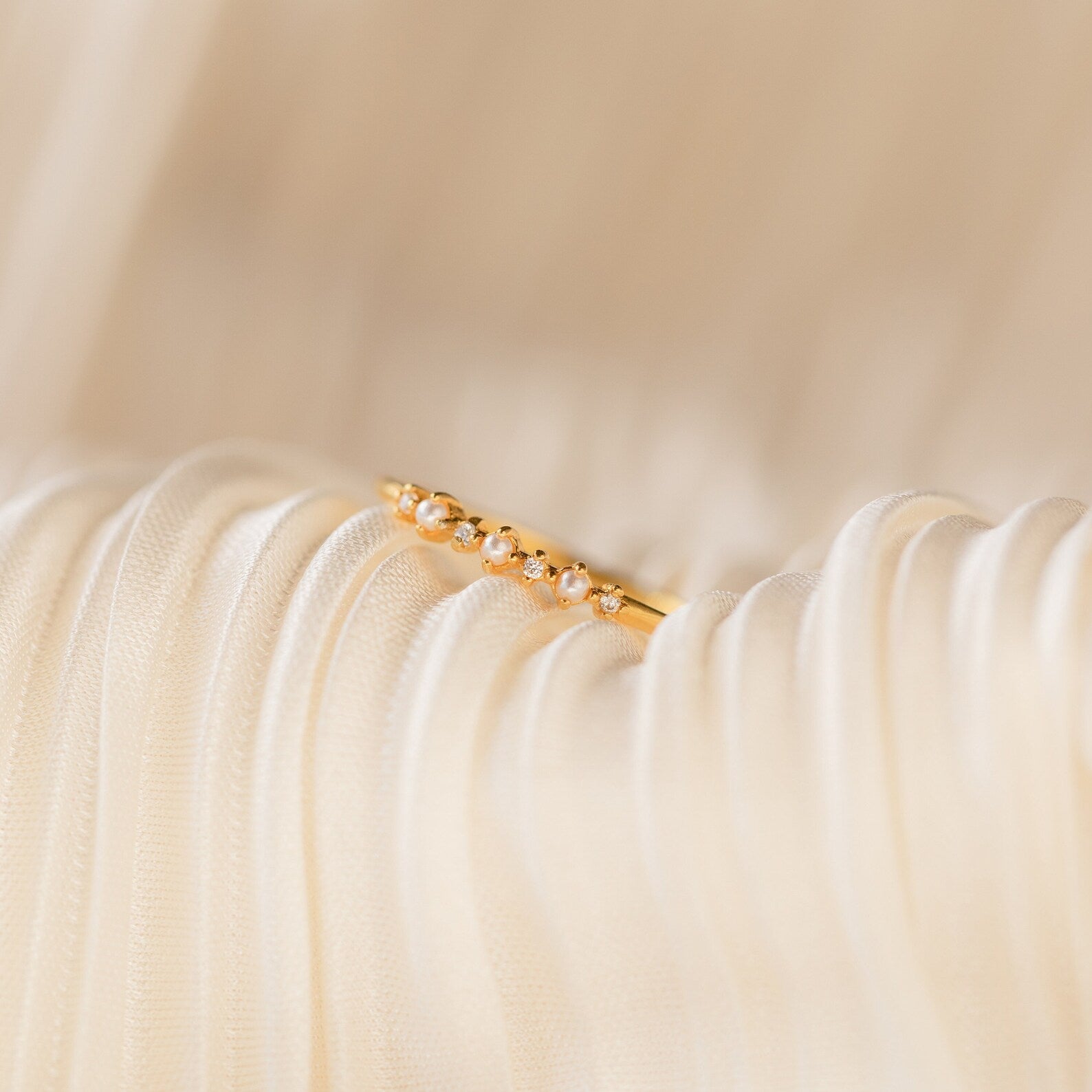 Delicate Pearl Diamond Ring